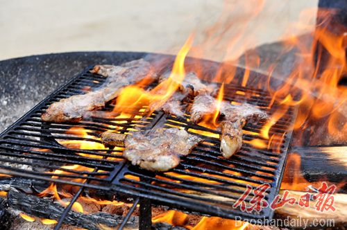 腾冲顺江火烧肉米线