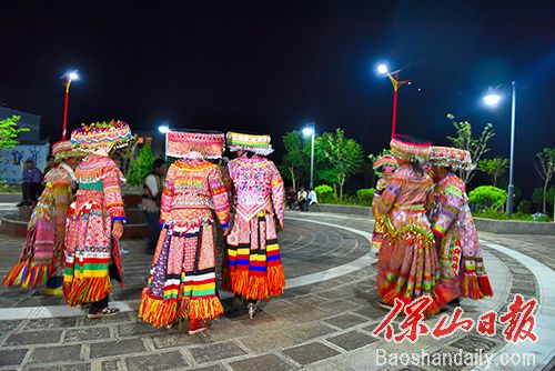 唱起调子吹起芦笙跳起来 (3).JPG