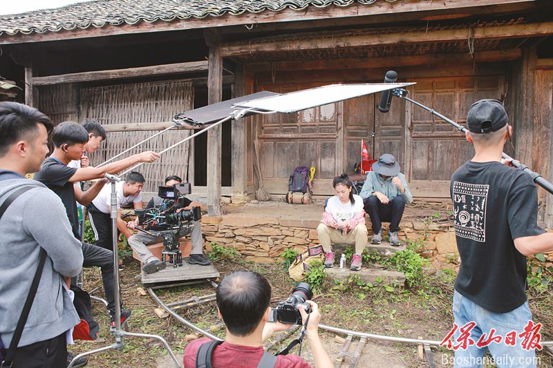 生物多样性题材电影《花开高黎贡》在保山开机拍摄.jpg