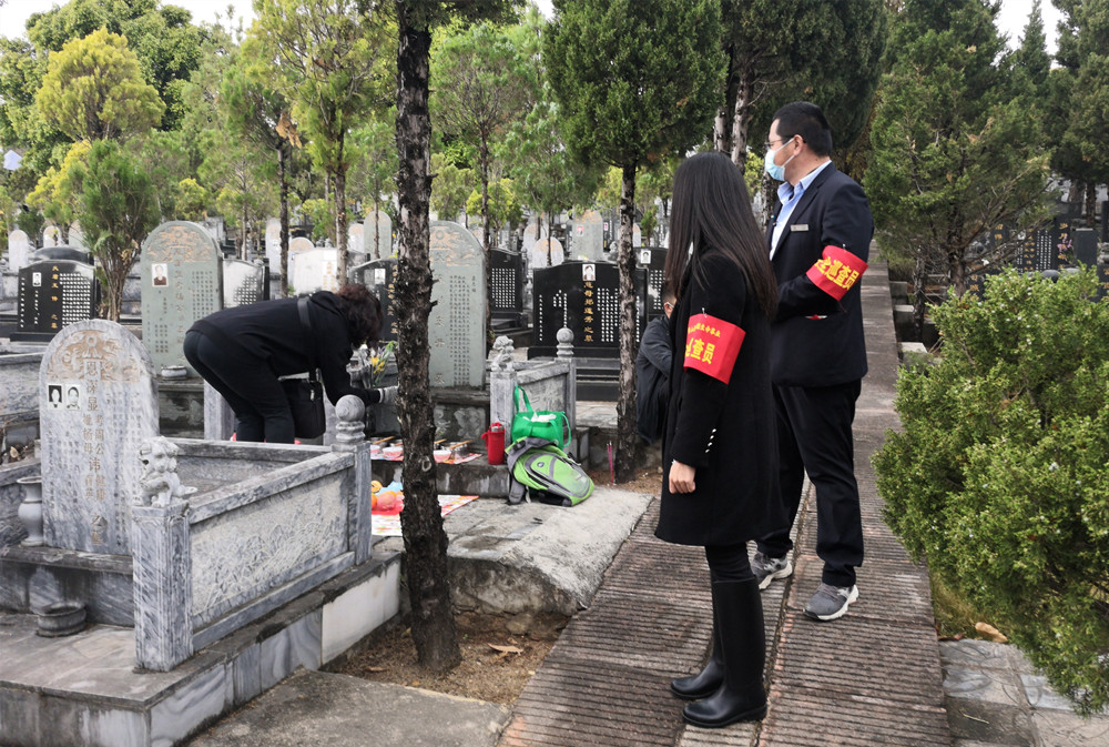 隆阳区殡仪馆“五到位”做好清明节祭扫服务保障工作1.jpg