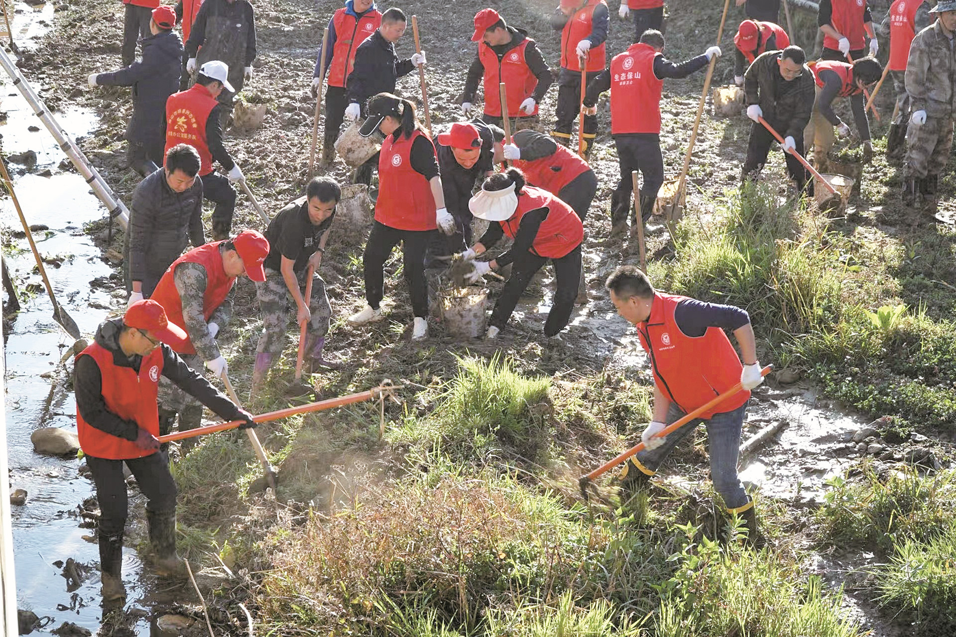 保山大干快干掀起冬春修水利和农村人居环境整治热潮.jpg